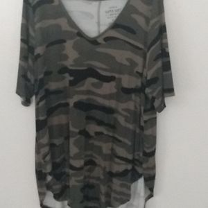 Torrid tunic length t shirt camoflage print size 3